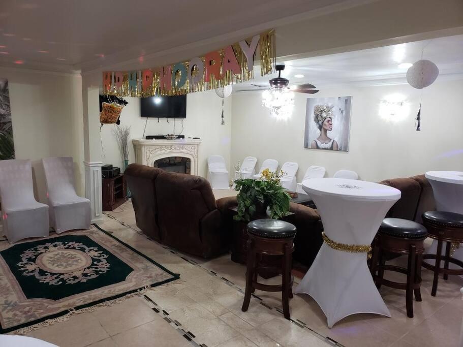 Entire Apartment Suite Family Singles Couples Nurses Dinners Business Meetings Lithonia Exterior photo